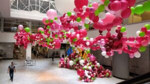 balloonzilla premier balloon designer event producer bizbash 2017 california market center 3