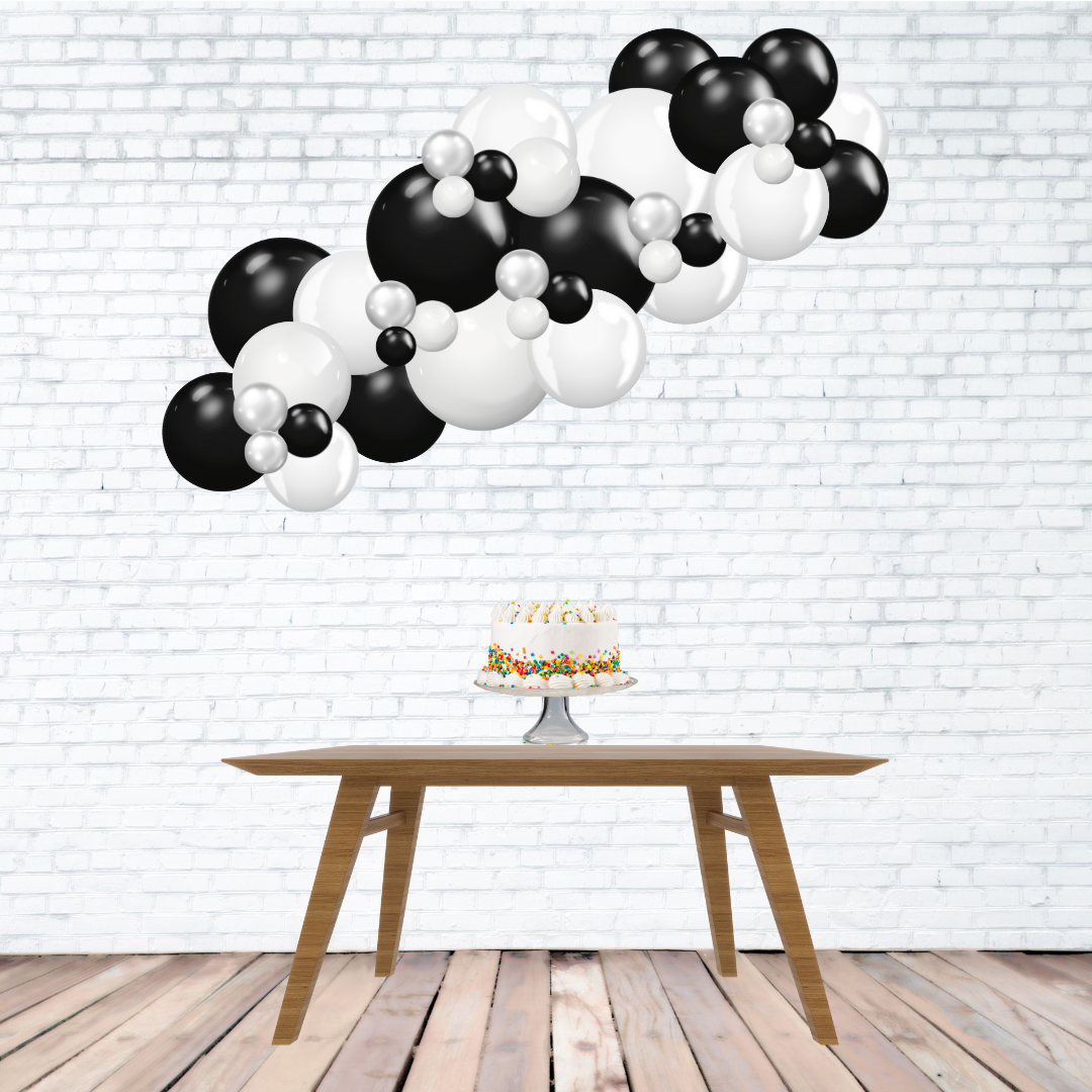 Black and White BG Simple Garland Small (1)